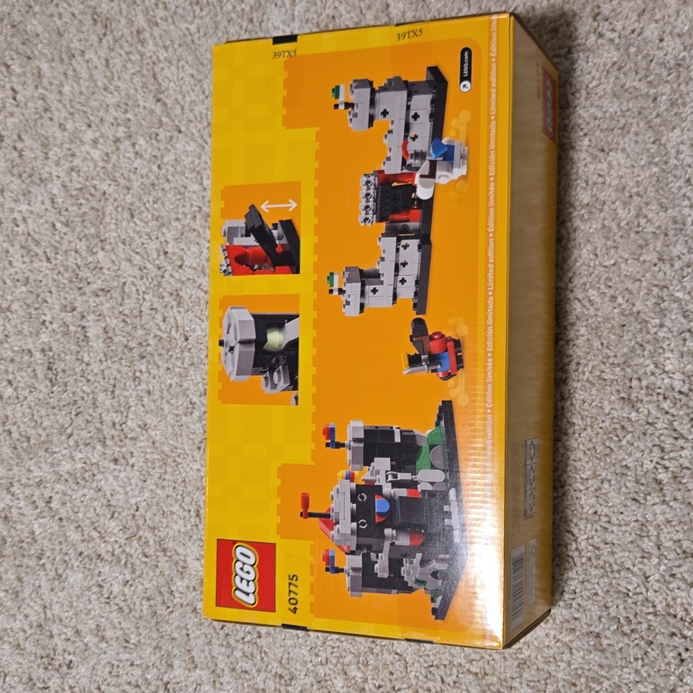 Lego Mini Knights Castle Set - Picture 3 of 3